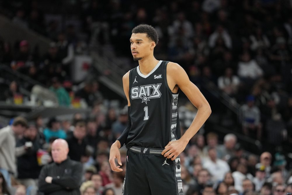 76人爆冷马刺,麦科勒姆制霸全场的简单介绍 76人爆冷马刺,麦科勒姆制霸全场的简单介绍