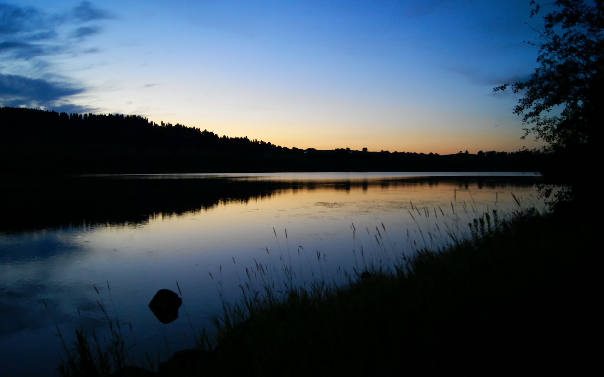 蓝衣铁闸，巴斯托尼如何用一场比赛重构防守艺术